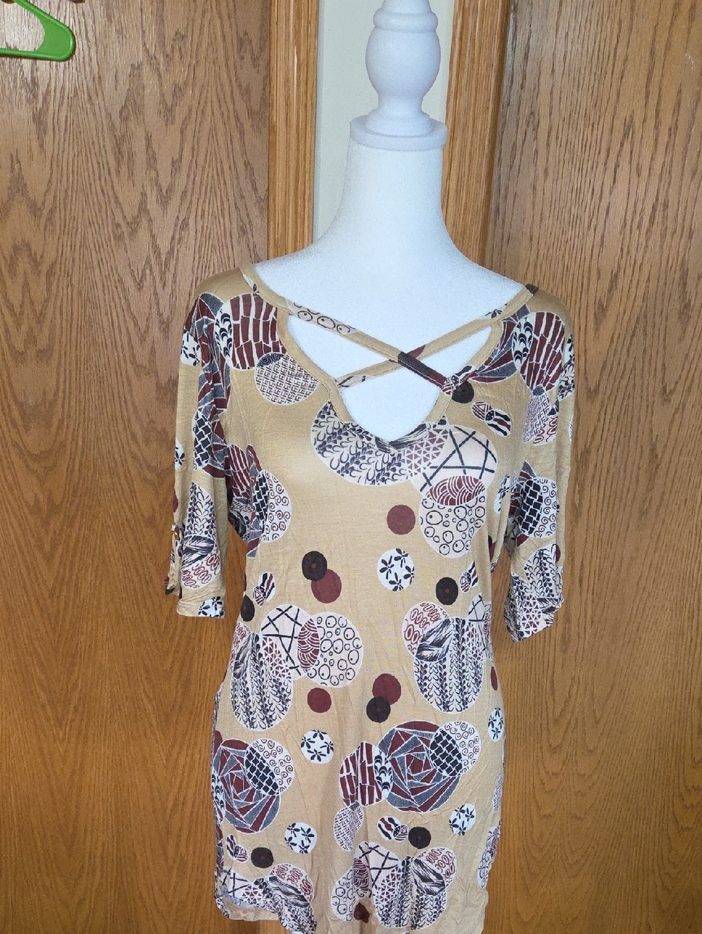 #13 Beige and Burgundy Patterned Crisscross Neck Tunic XL